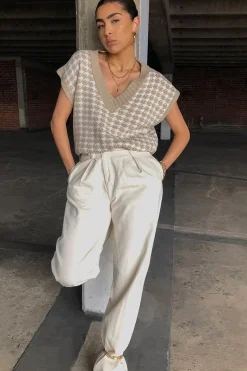 Rebellious Fashion Beige Houndstooth Knit Vest - Hazel