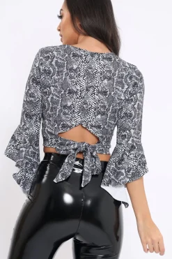 Rebellious Fashion Black and White Snake Print Plunge Bell Sleeve Crop Top - Merla
