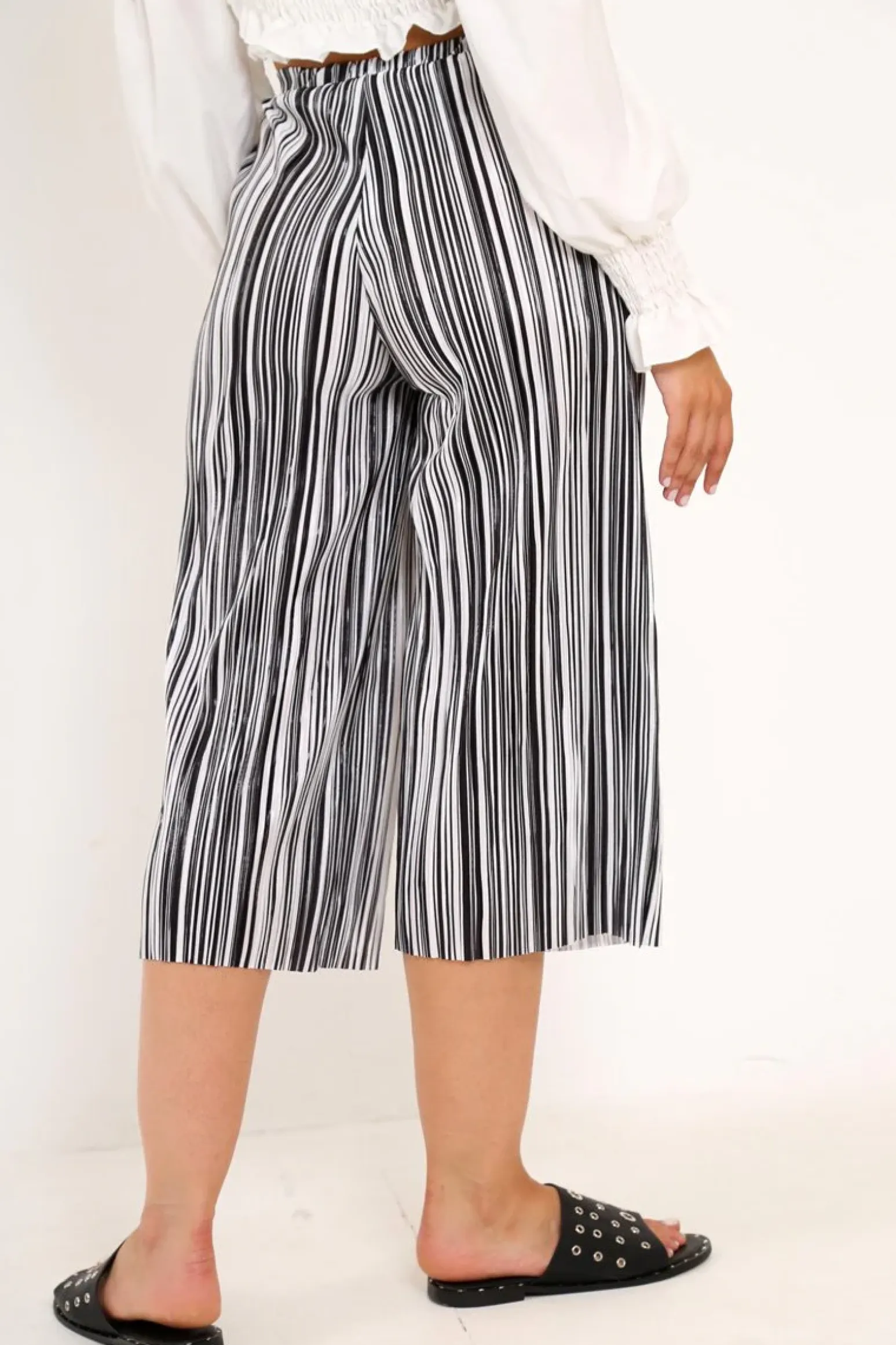 Rebellious Fashion Black And White Stripe Crepe Culottes - Ghada
