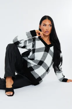 Rebellious Fashion Black Check Deep Neck Sweater - Neta