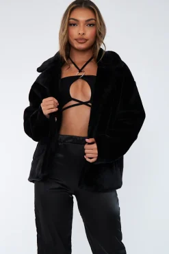 Rebellious Fashion Black Cropped Faux Fur Coat - Janara