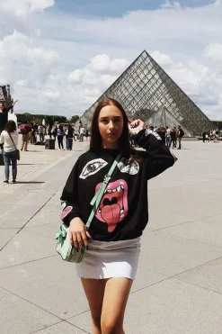 Rebellious Fashion Black Eyes Lips Printed Sweatshirt - Beckie