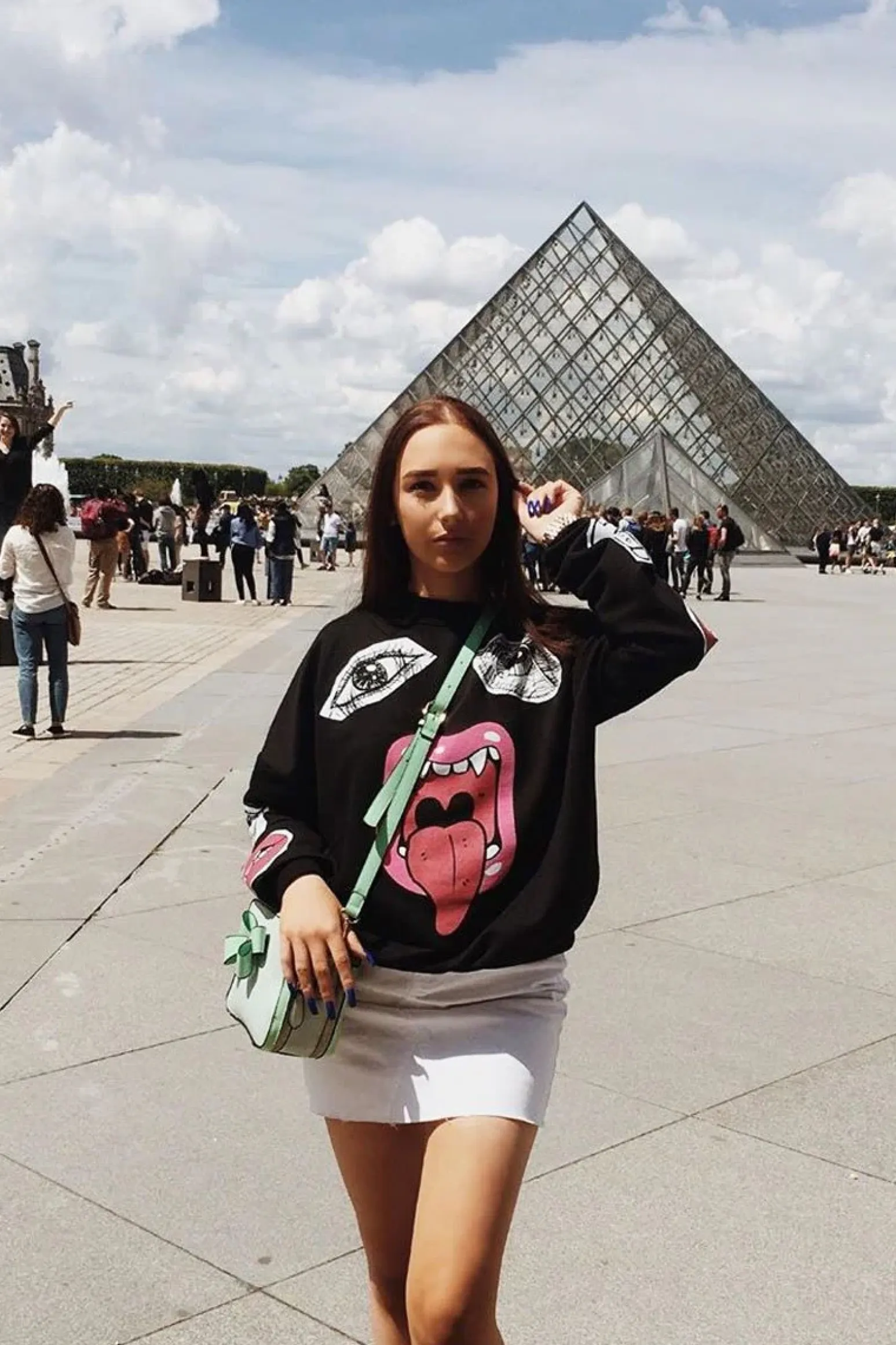 Rebellious Fashion Black Eyes Lips Printed Sweatshirt - Beckie