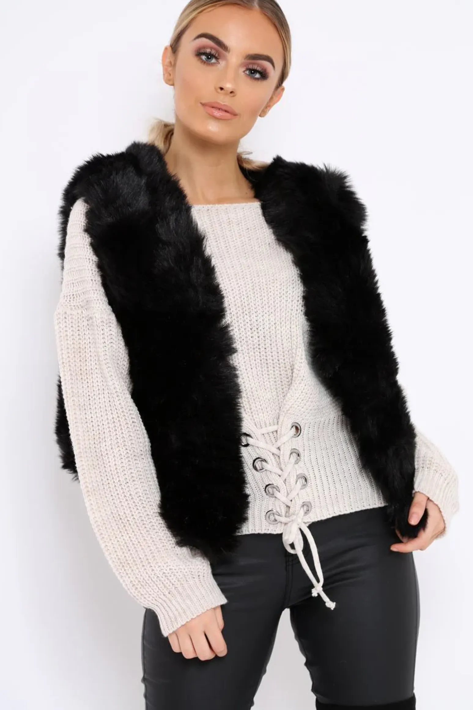 Rebellious Fashion Black Faux Fur Cropped Gilet - Nadia