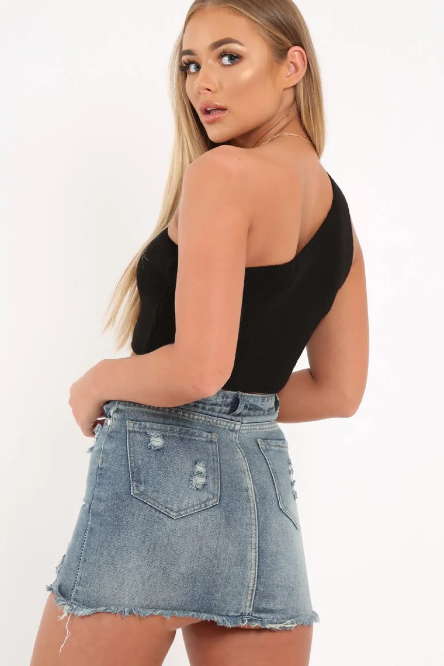 Rebellious Fashion Black Knitted Halterneck Crop Top - Golde