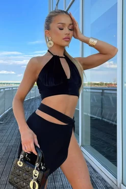 Rebellious Fashion Black Velvet Halter Neck Crop Top - Astra
