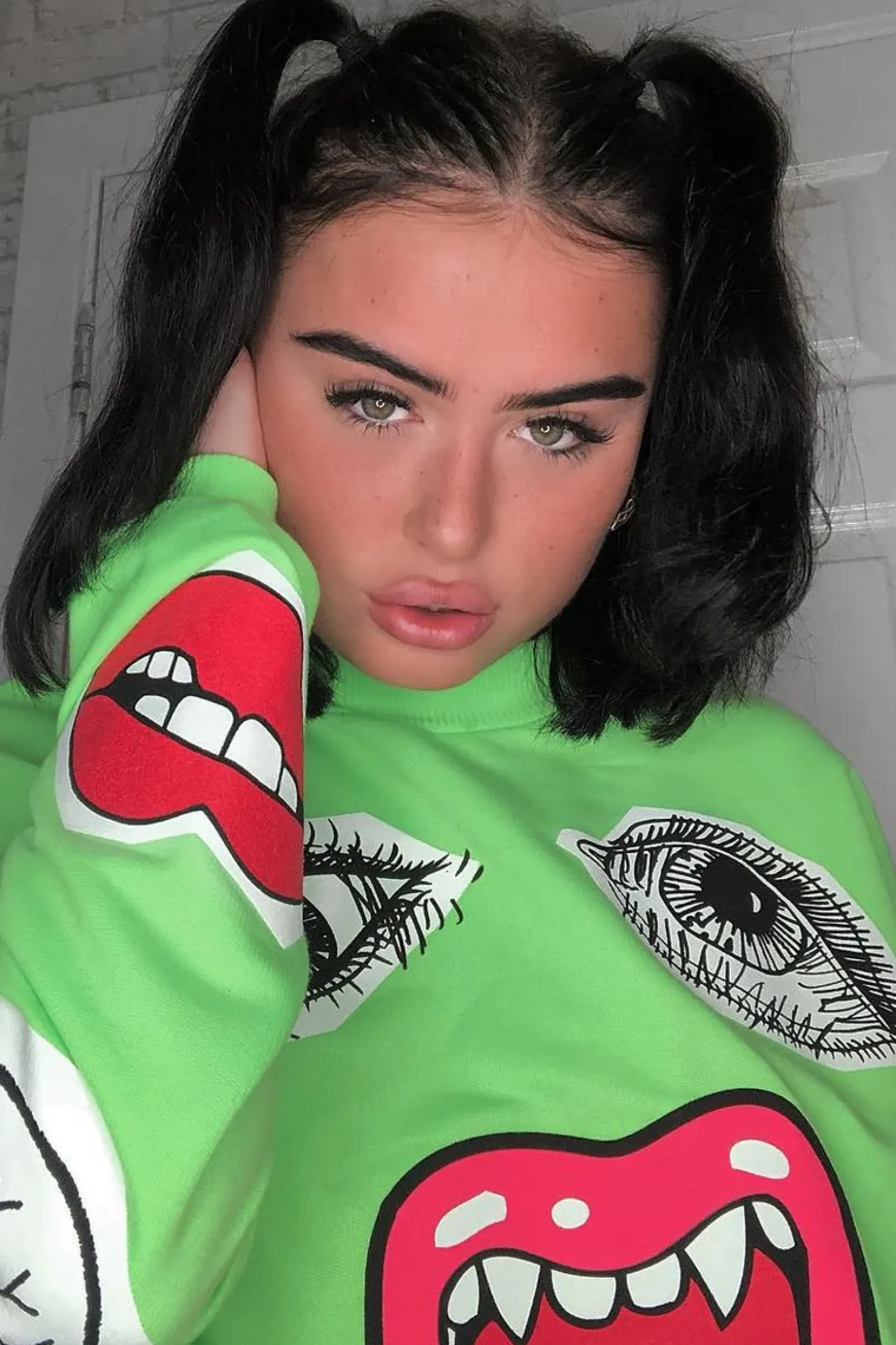 Rebellious Fashion Neon Green Eyes Lips Printed Sweatshirt - Beckie
