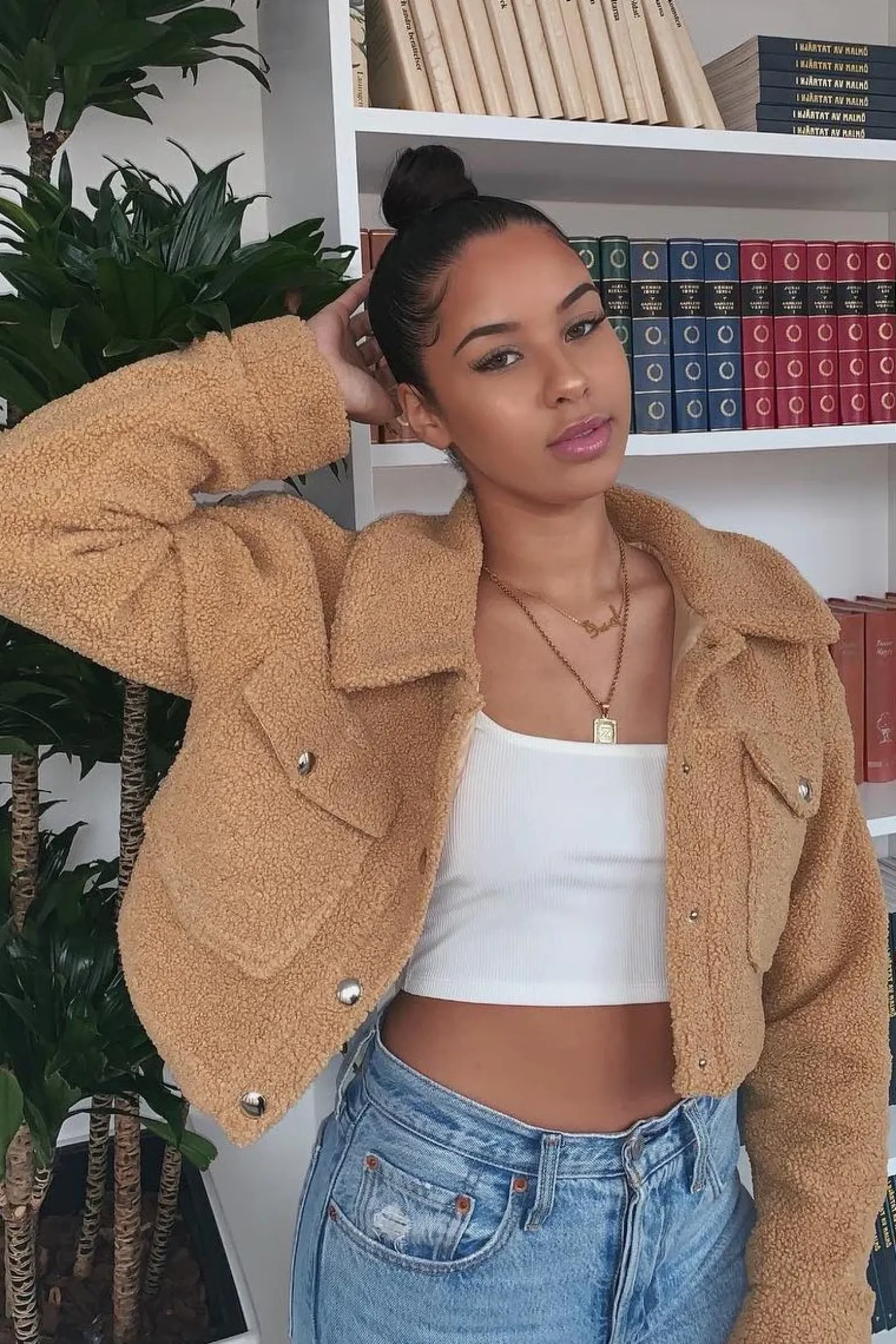 Rebellious Fashion Tan Cropped Borg Trucker Jacket - Aarohi