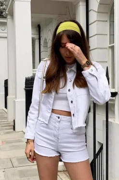 Rebellious Fashion White Contrast Stitch Frayed Hem Denim Shorts - Jessie