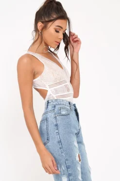 Rebellious Fashion White Lace Sleeveless Open Back Bodysuit - Molina