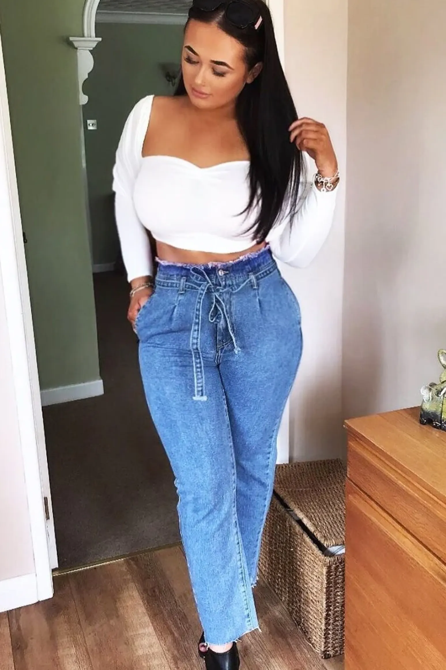Rebellious Fashion White Puff Sleeve Sweetheart Neckline Crop Top - Tomi