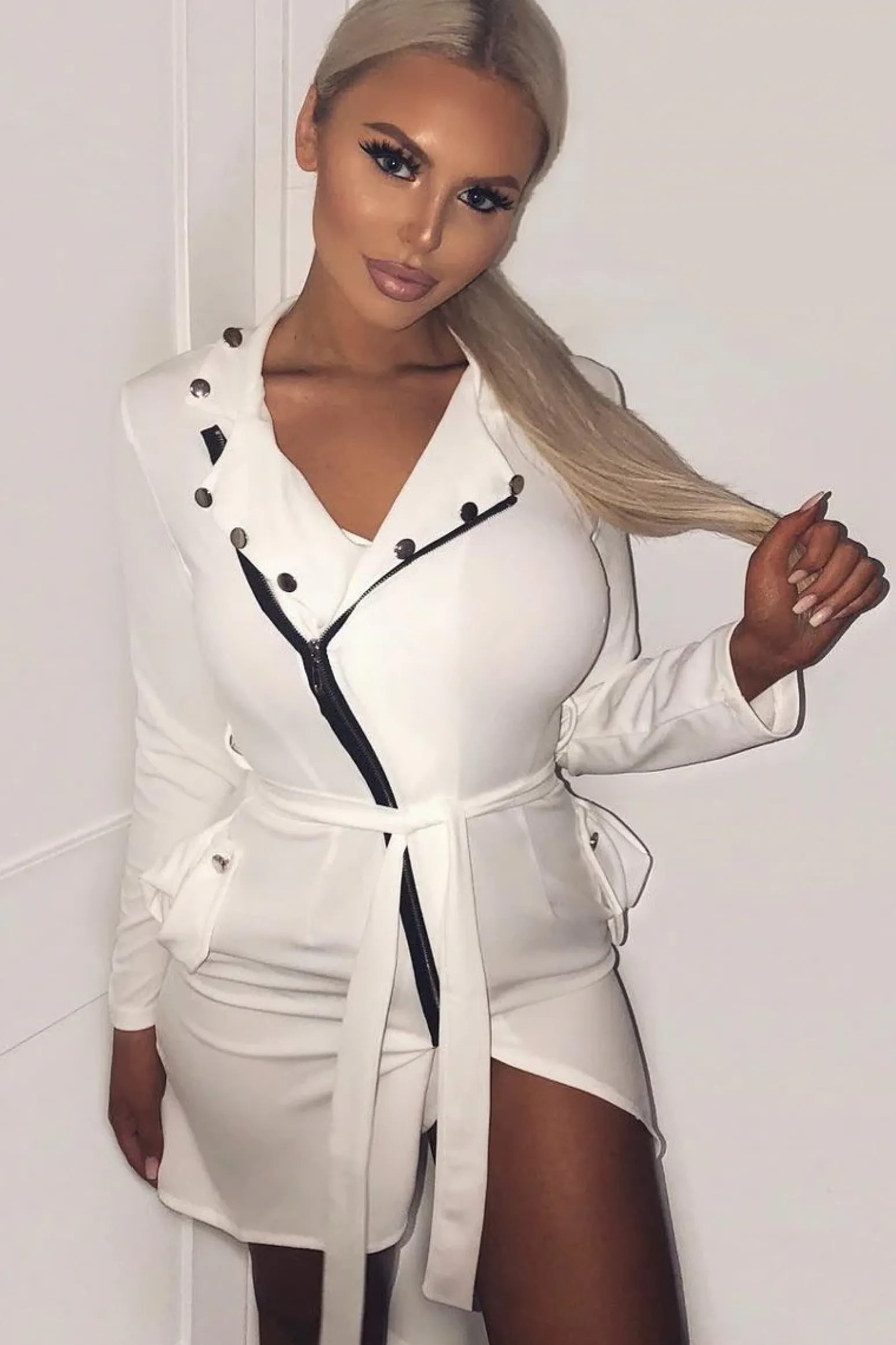 Rebellious Fashion White Zip Front Blazer - Isla